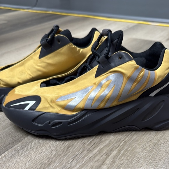 Adidas Yeezy Boost 700 MNVN Honey Flux - Picture 1 of 6
